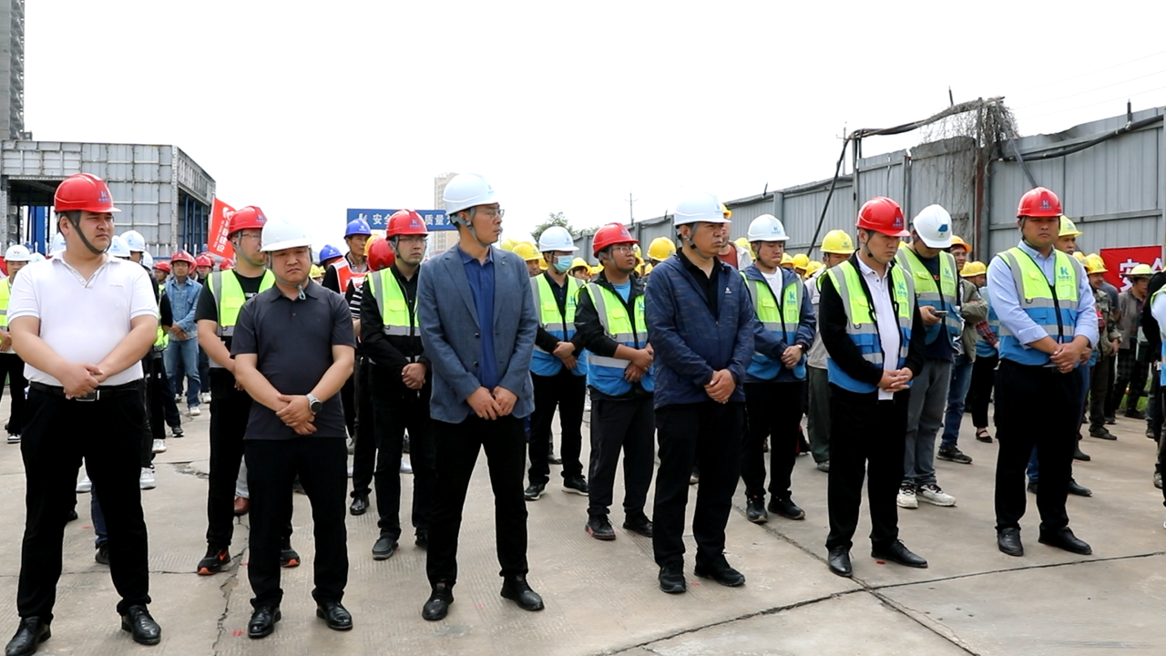 “人人講安全，個個會應(yīng)急”